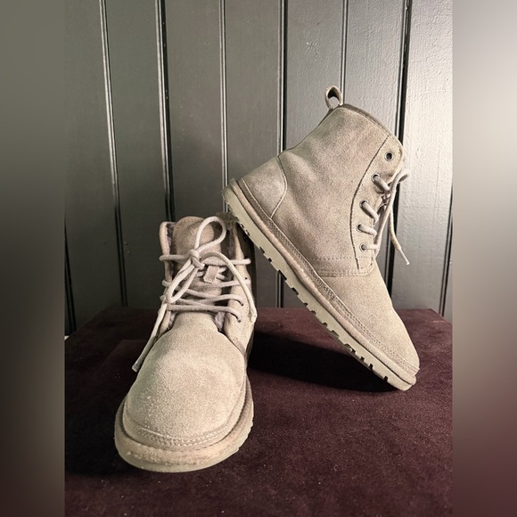 UGG Men’s Gray Suede Lace-Up Boots Size 8 main image 4